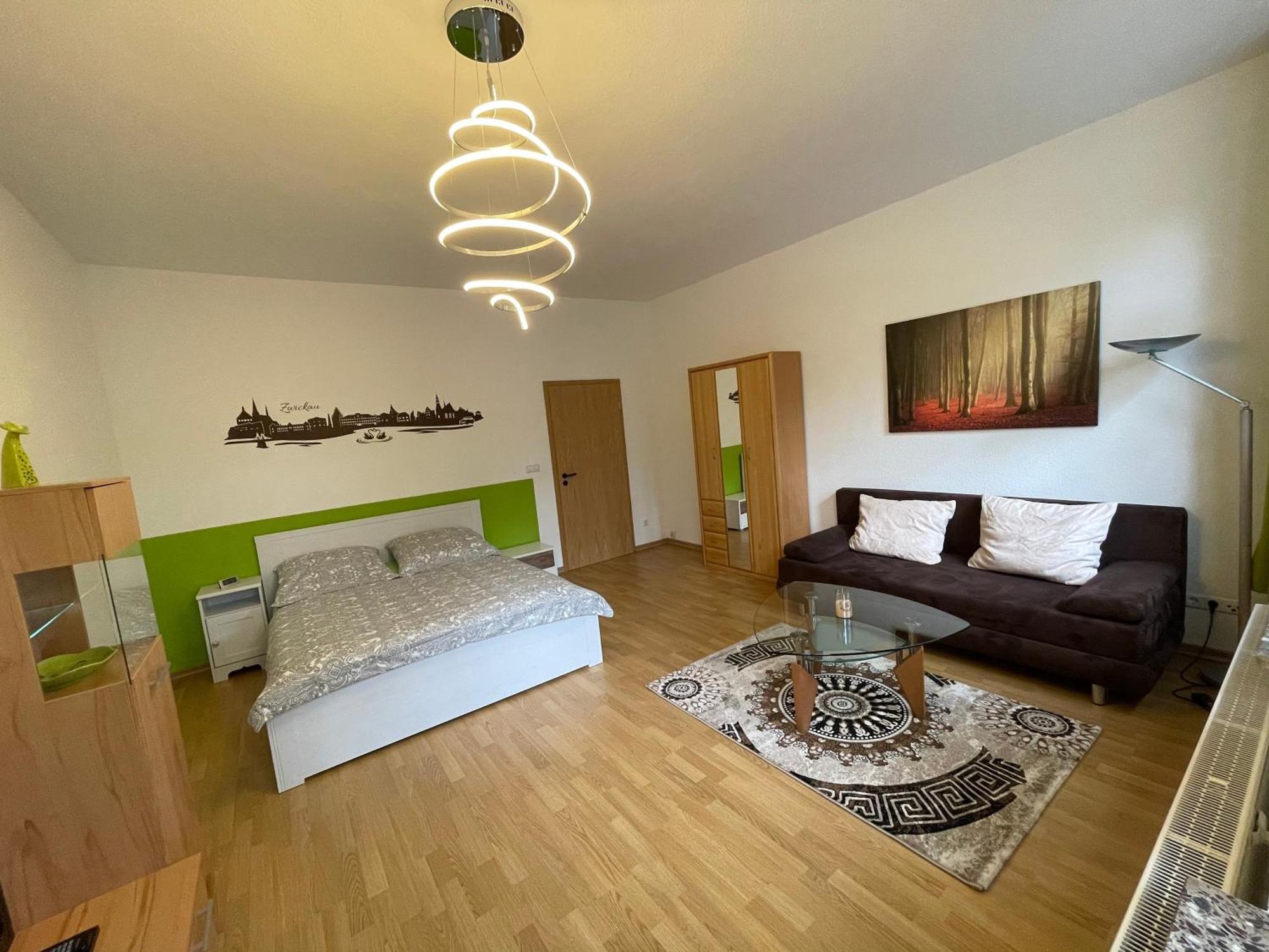Ferienwohnung Im Zentrum Zwickaus Esterno foto