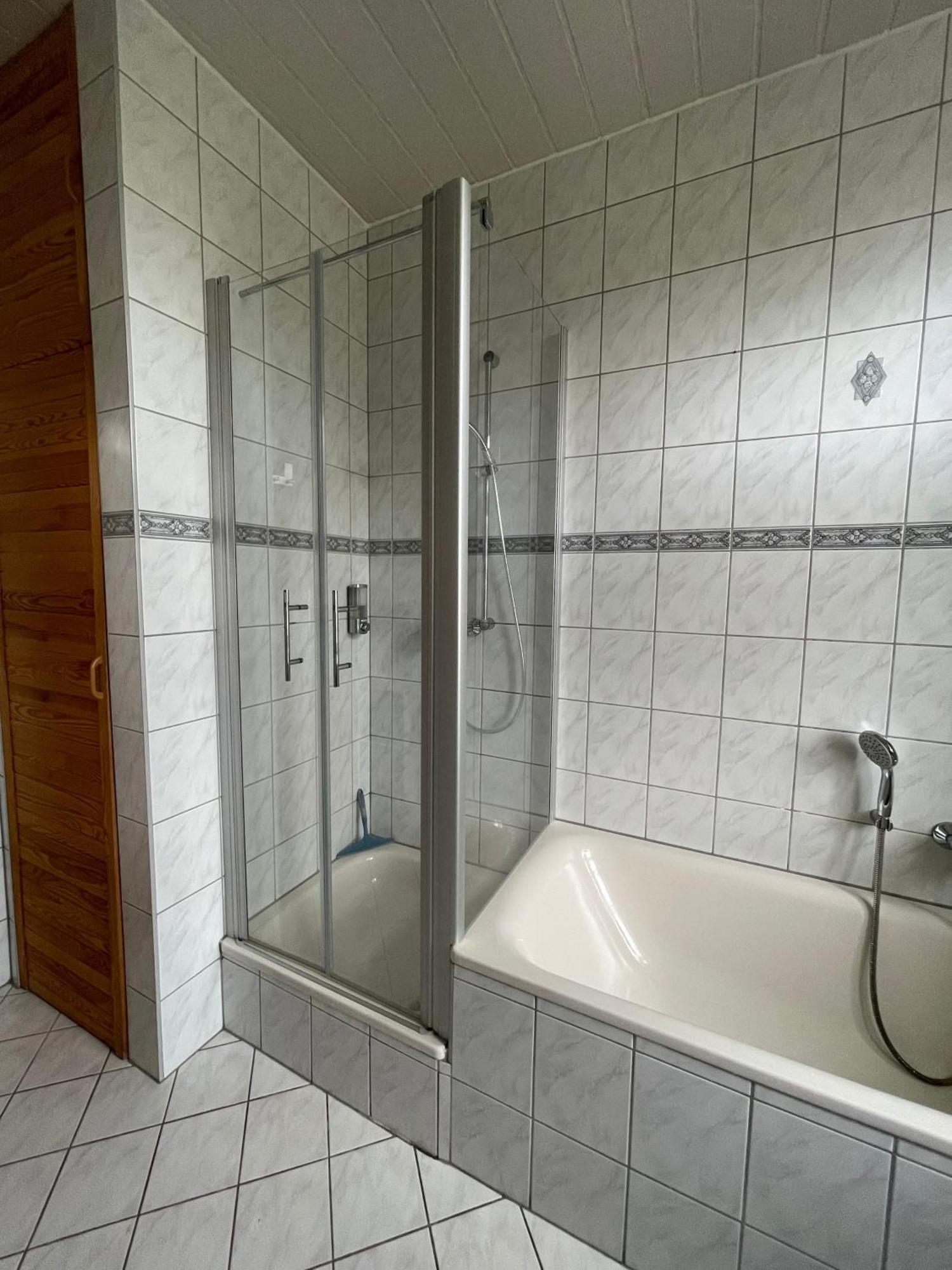 Ferienwohnung Im Zentrum Zwickaus Esterno foto